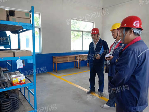 李老師到場指導(dǎo) 李老師到場指導(dǎo)